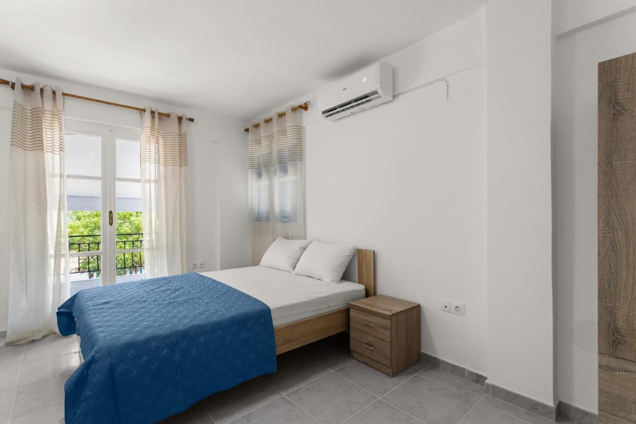 Nikolas Apartments Stoupa Lévktron Exteriör bild