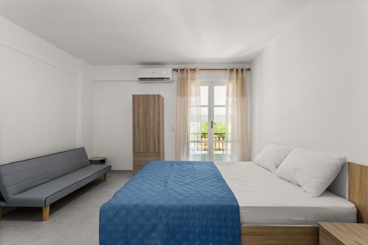 Nikolas Apartments Stoupa Lévktron Exteriör bild