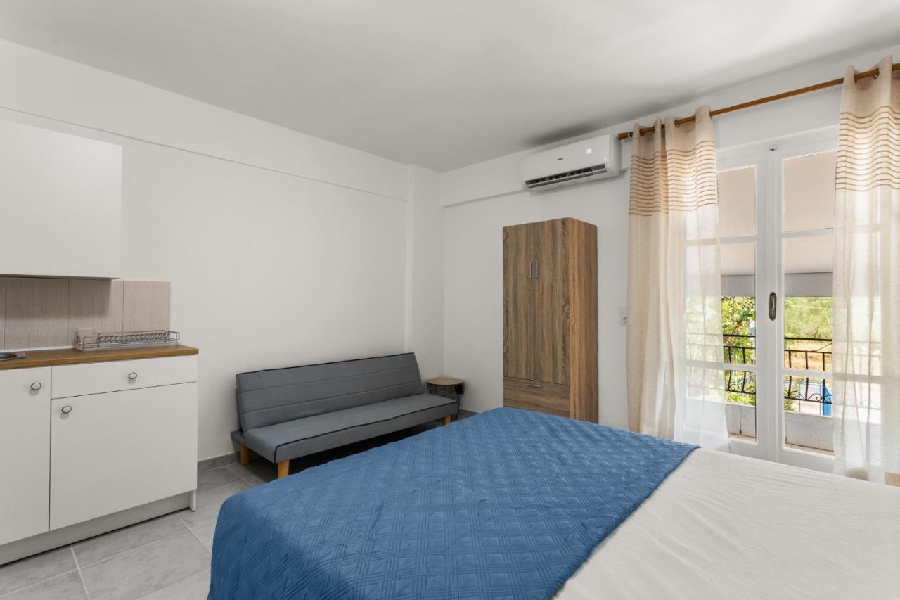 Nikolas Apartments Stoupa Lévktron Exteriör bild
