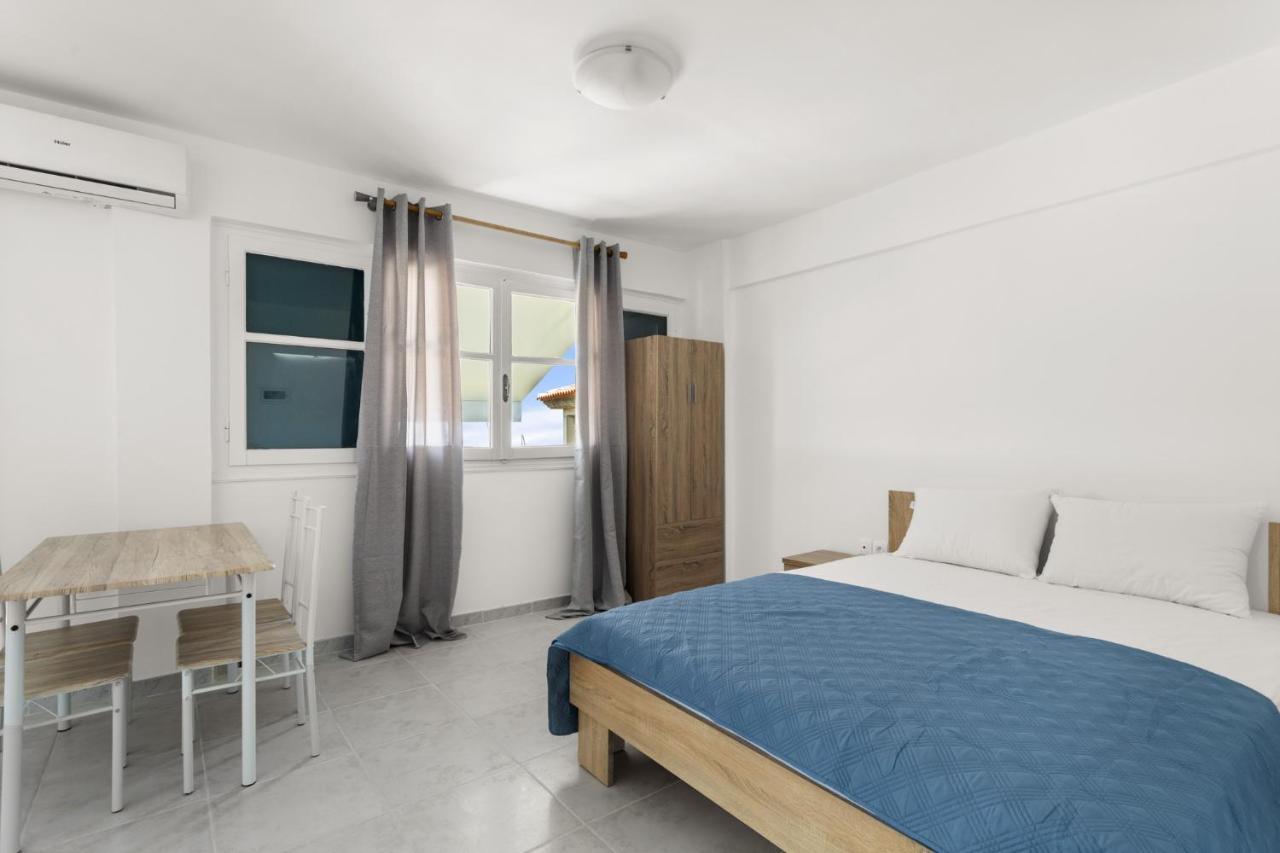 Nikolas Apartments Stoupa Lévktron Exteriör bild