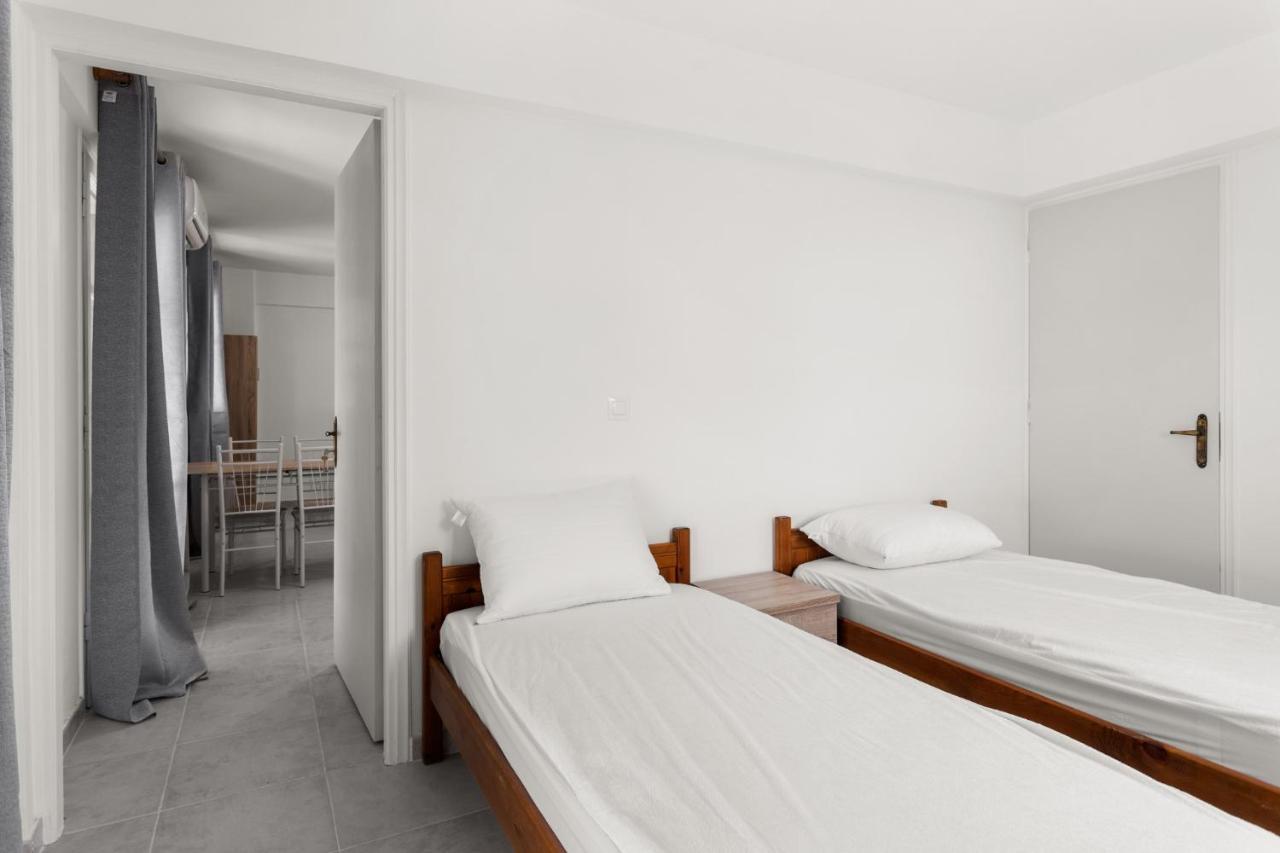 Nikolas Apartments Stoupa Lévktron Exteriör bild